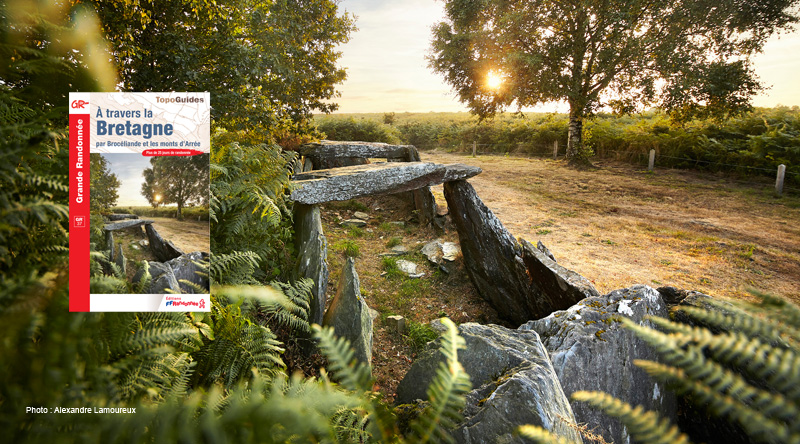 Le topo-guide À travers la Bretagne – Par Brocéliande et les monts d&rsquo;Arrée – GR®37